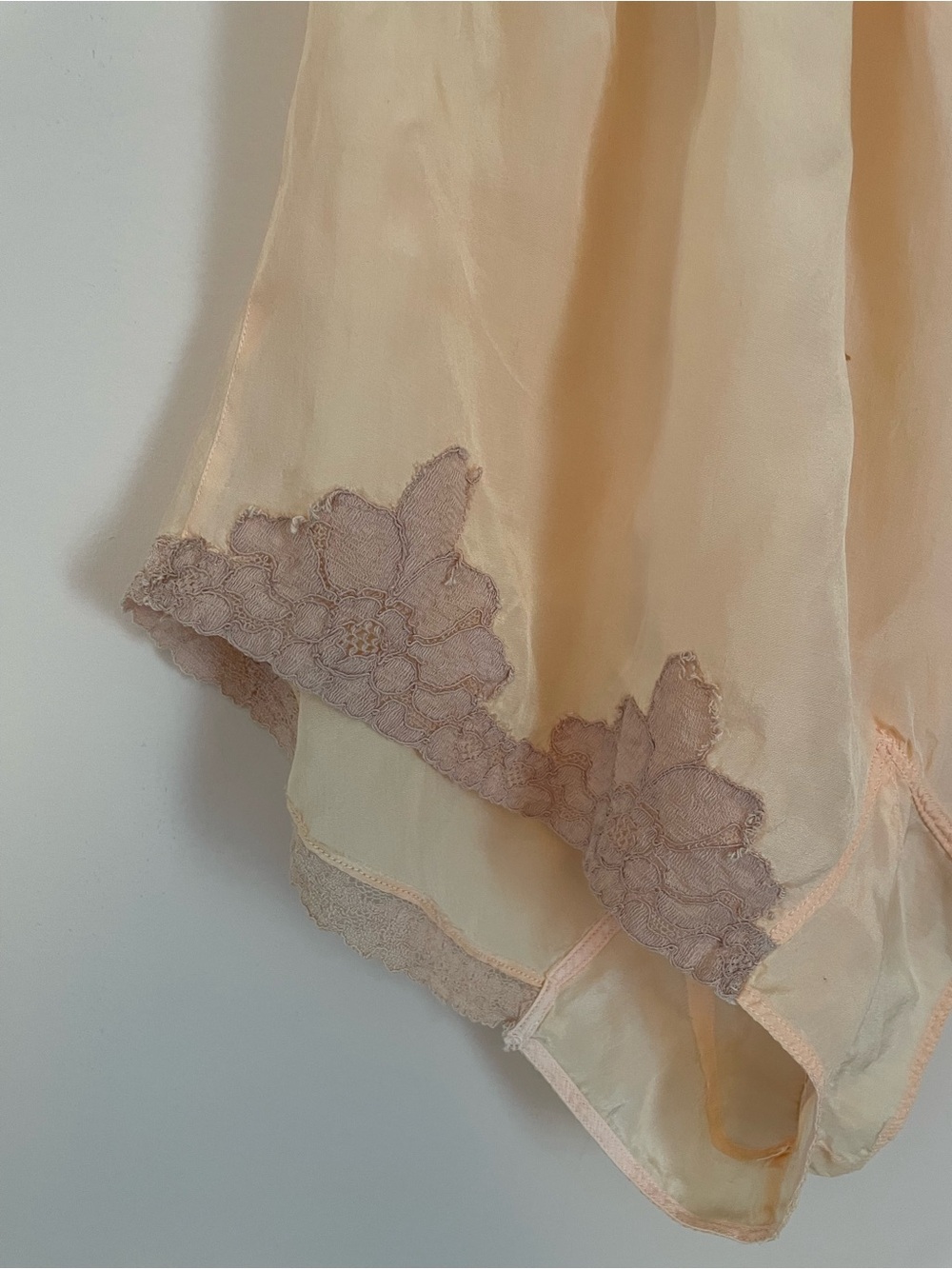 Silky Peach Lace Trim Women's Tap Pants French Knickers 1930s Bridal Trousseau S - Picture 8 of 13